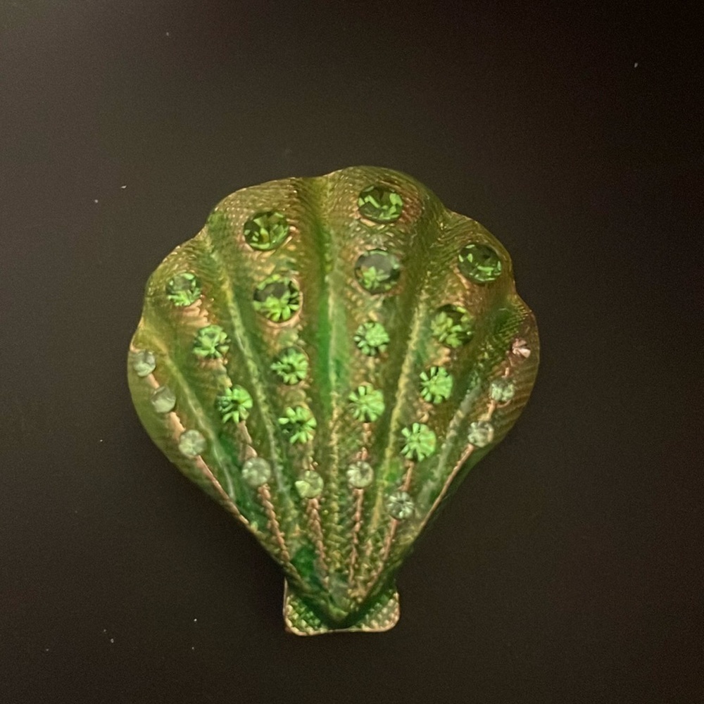 Anthropologie Clam sparkly crystal brooch